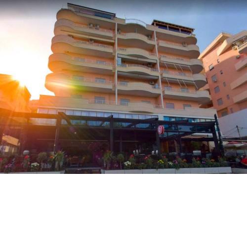 Nice Lungomare Beach Full Apartment in Vlora.