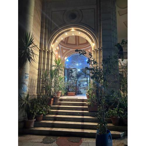 Nice stay in modern 2 bedroom flat with 3ACs, 3Flat screen TVs, Wi-Fi large balcony in the heart of Alexandria