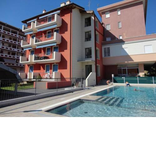 Nice third floor apartment with Swimming pool