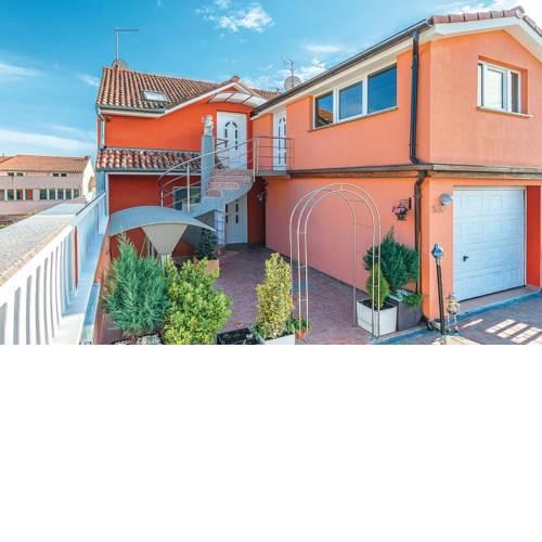 Nicely decorated apartments Pervan for relaxed vacation