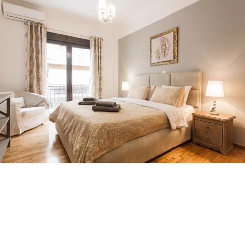 Nicholas Point Apartments and Rooms