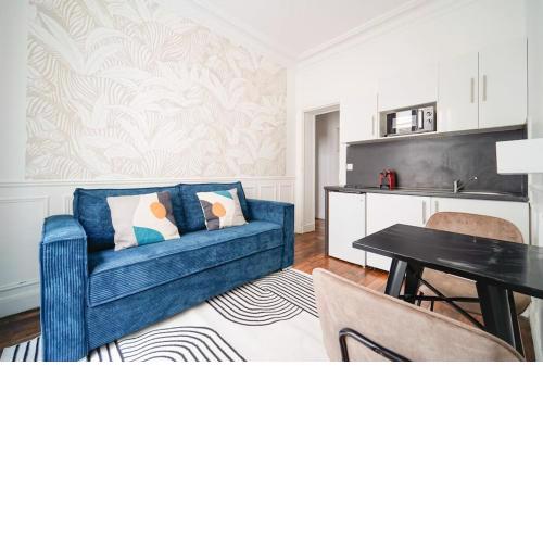 Niepce - Blue flat next to Avenue du Maine