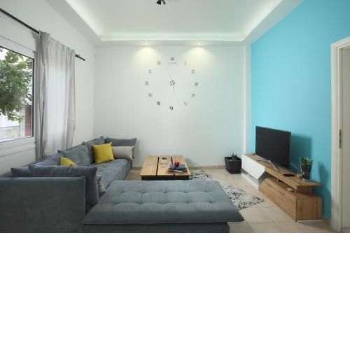 Nikea apartment near the Piraeus port and metro st