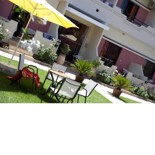 Nikolas Suites