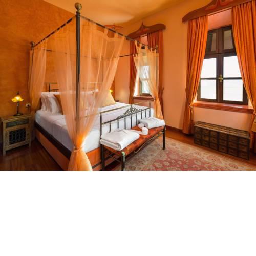 Nikos Takis Fashion Boutique Hotel