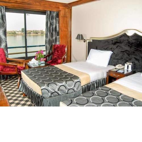 Nile cruise luxor /Aswan