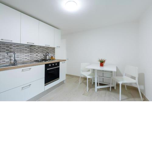 Nilo Flat a 3 double beds in center by Napoliapartments