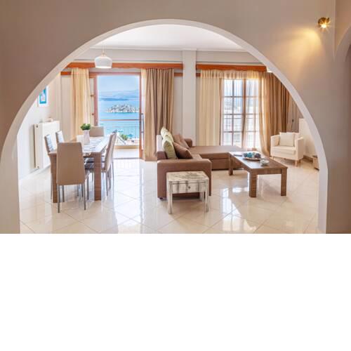 Nina's Holiday Home