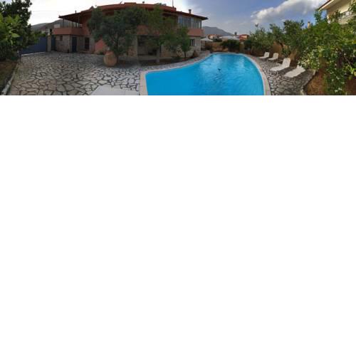 Ninas Luxurius Stone Villa