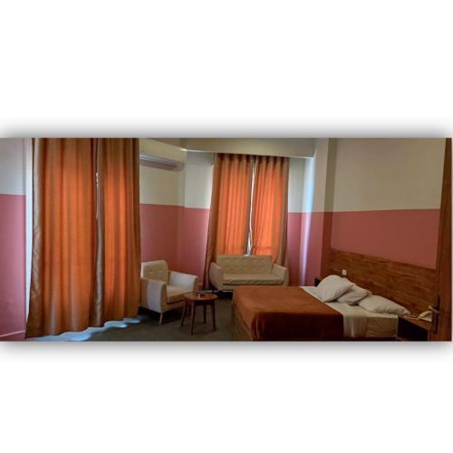 Nitocrisse hotel