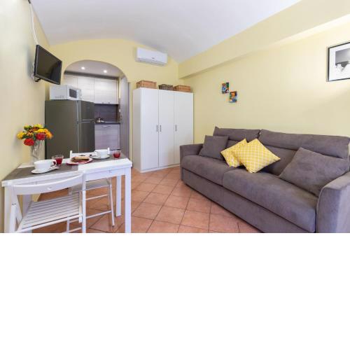 Nizza Studio Apartments by Wonderful Italy