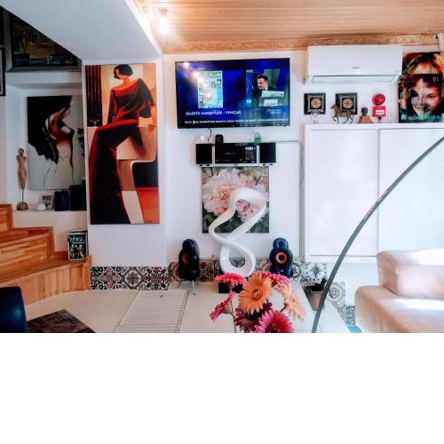 No 1 House By Valence