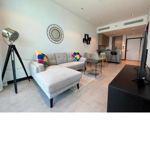 Nomad Home Rental - Cosy 1BR in 15 Northside Burj Khalifa & Canal view