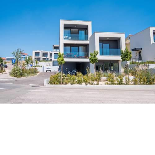 Novi apartmana blizu centra : Mila