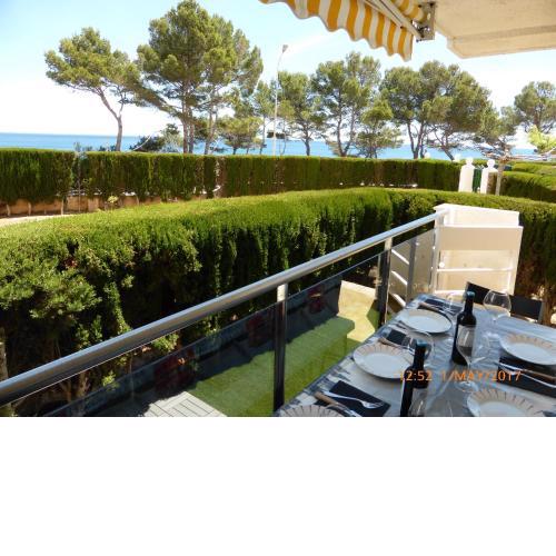 NUEVO 1ªLINEA con TERRAZA-JARDÍN en Cala Misteri