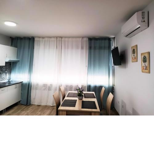 Nuevo Estudio, Reformado, Wifi, Netflix, Centro Torremolinos