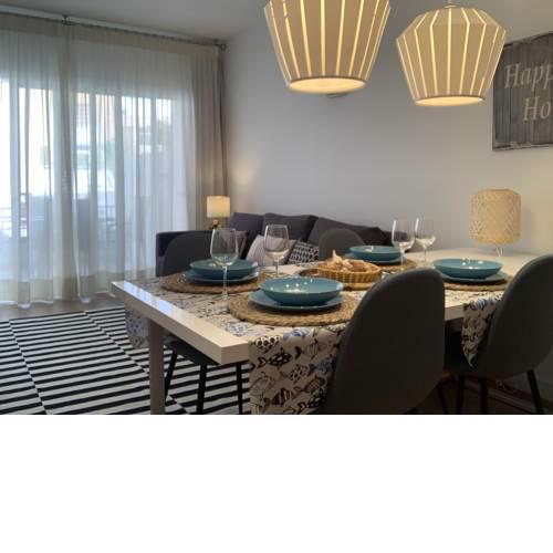Nuevo y lujoso apartamento en Marbella Centro a pie de playa .