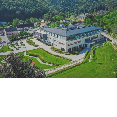 Nuhr Medical - Hotel & Restaurant
