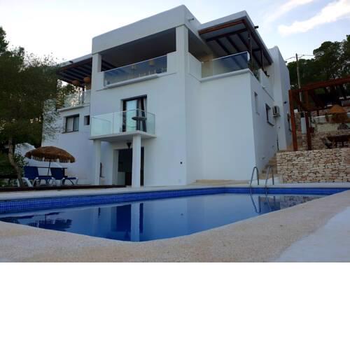 NWT Villa Pikes