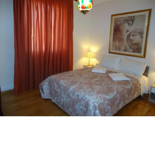 Oasis apartment facing Acropolis
