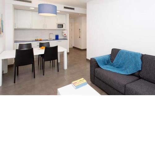 OASIS Hostel apartment for young naturists age 18-30