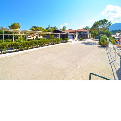 Oasis Studios & Apartments