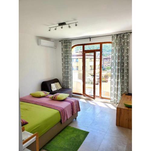 Obzor Tatyana Apartaments Natura