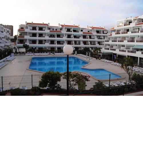 Ocean Light Apartment (100m from the beach)