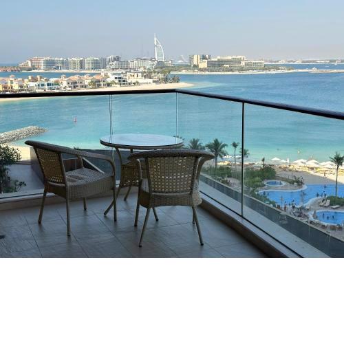 Ocean view luxury 1BR apartment in TiaraResidence