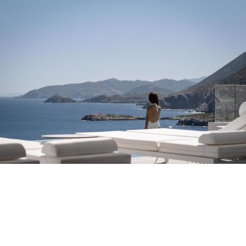 Ode Iconic Residence, forever in blue!