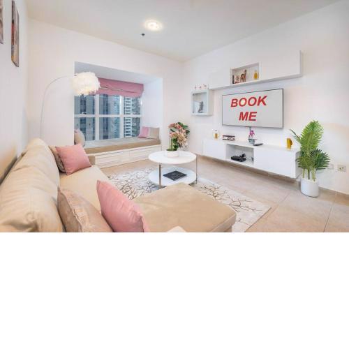 OFFER! 50% OFF! Amazing space in Dubai Marina!