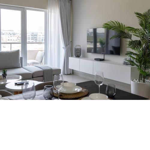 OFFER! 50% OFF! Awesome flat for 4 and high spec!