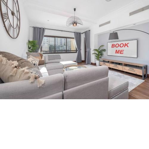 OFFER! 50% OFF! Awesome space & close to the beach