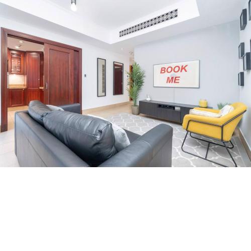 OFFER! 50% OFF! Great 1 bed apartment next to mall