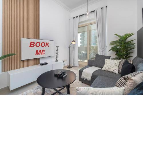 OFFER! 50% OFF! Super cool 1 bed by the marina!