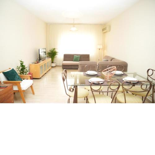 Ogi's Central Apartment