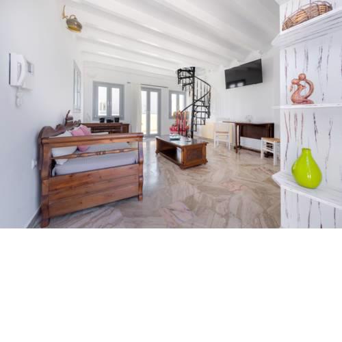 Oia Captain's Villa