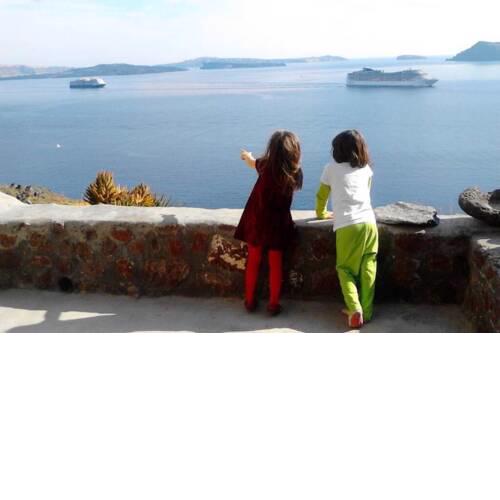 Oia Waves cavehouse spectacular caldera view