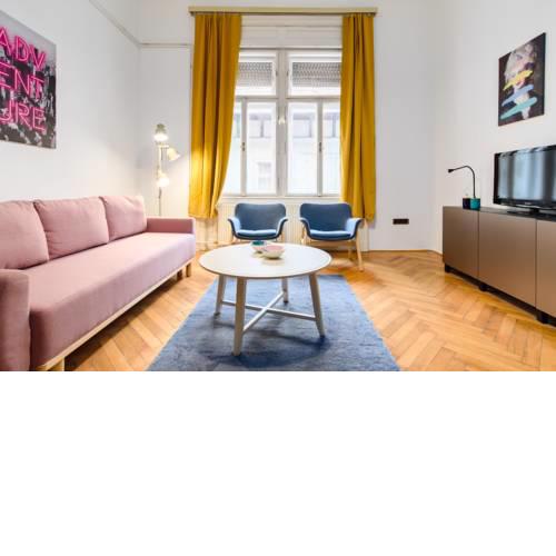 Oktogon's stylish 2 bedroom gallery apartment
