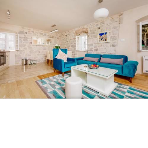 Old Town Museum Square Apartment