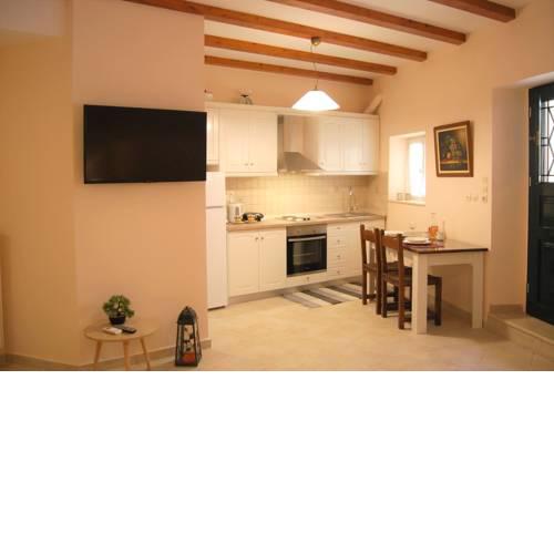 Old Town Venetian Studio - by Corfuescapes