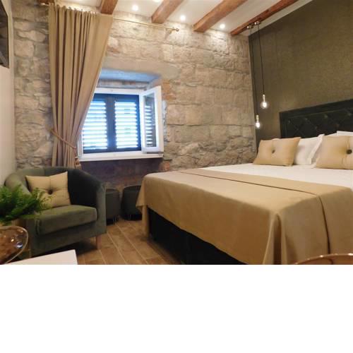 Old town vibes for 2, luxury room, sea view