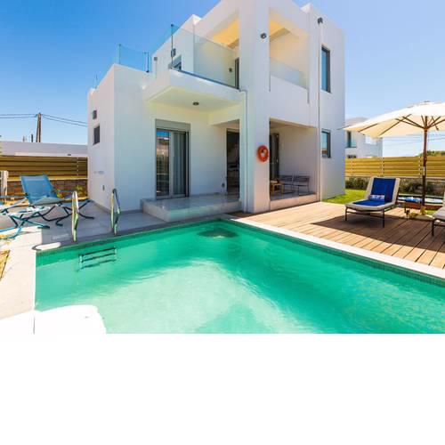 Old Town Villa Sleeps 4 Pool Air Con WiFi