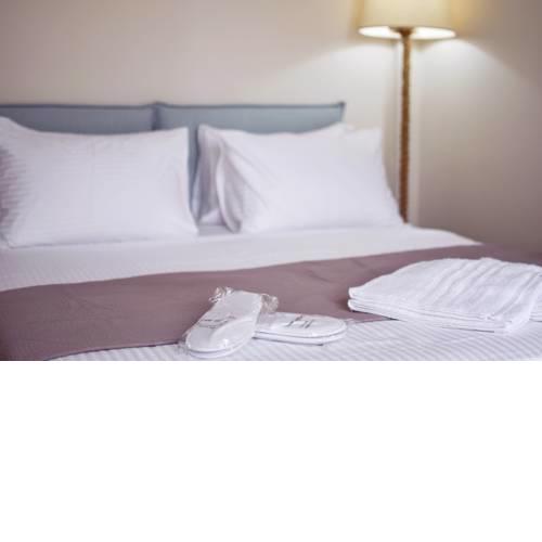 OLIVER SUITES