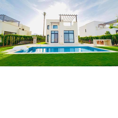 Ollystays 4BR Villa Heated Pool El Gouna
