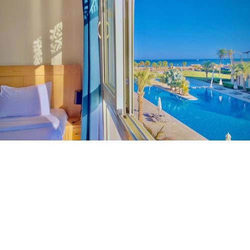 Ollystays Mangroovy Seaview 2BR Beach and Pool Free access