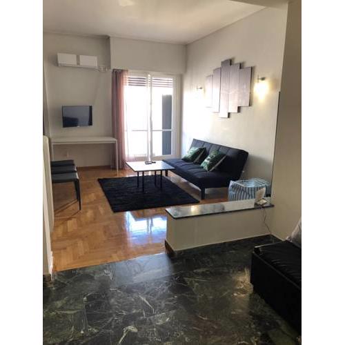 Olympian Zeus' flat. 5 min from Acropolis' museum