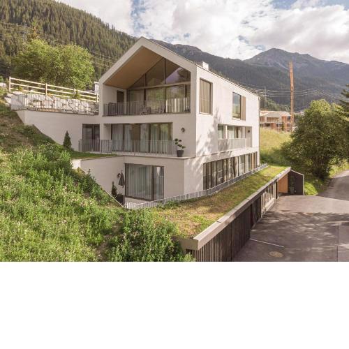 Omaela Apartments
