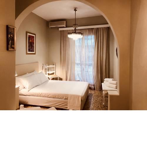 Omiros House