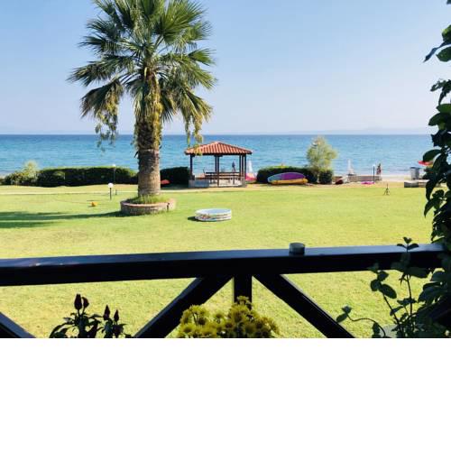 ON THE BEACH apartment